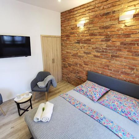 Appartamento Nadwislanski Apartament Kalwaryjska Cracovia Esterno foto